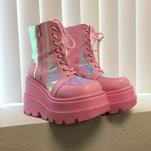 PRE LOVED - Cape Robbin Pink Poison Platform Boots in PNK/9 -SH204